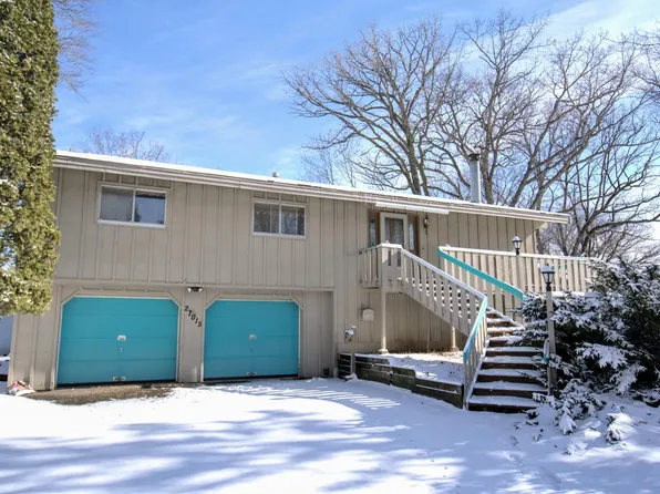 27015 Flintwood Cir, Wyoming, MN 55092