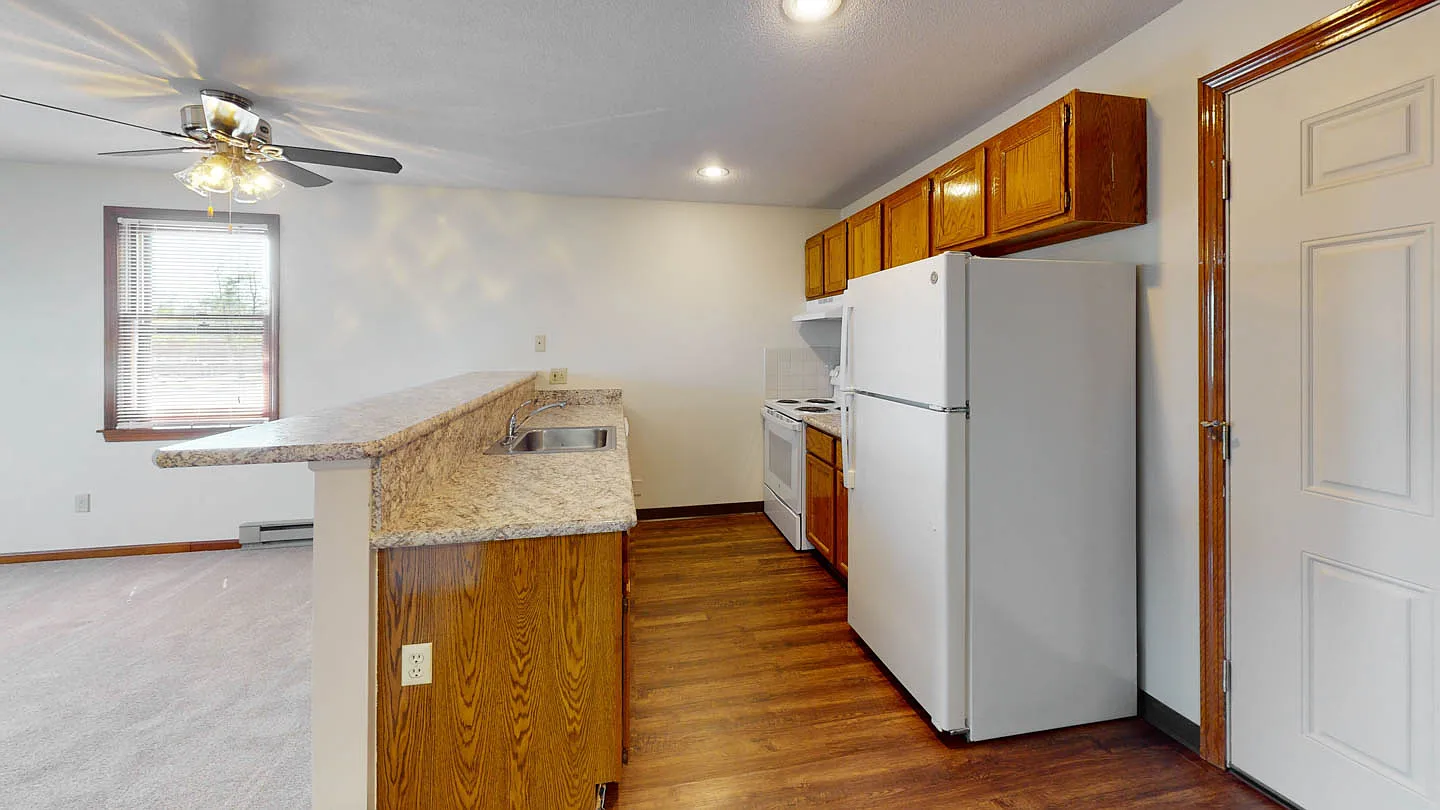 Park Street Manor Apartments — Photo 4