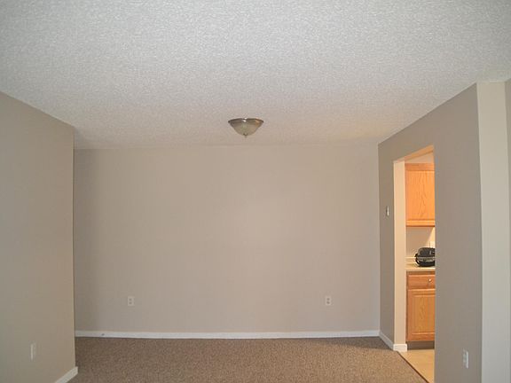 2nd image of 11 Saint James Pl APT 1115