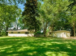 725 E North Territorial Rd, Whitmore Lake, MI 48189