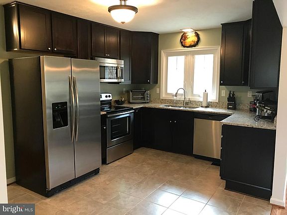 3rd image of 101 Peach Orchard Ln