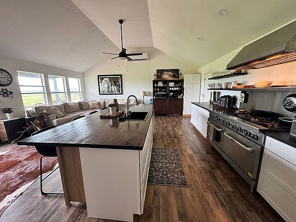 2nd image of 2551 Scull Rd