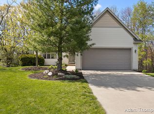 661 Avanti St NW, Grand Rapids, MI 49504