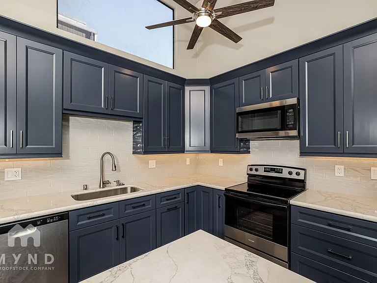 5400 Mountain Blvd #230 — Photo 9