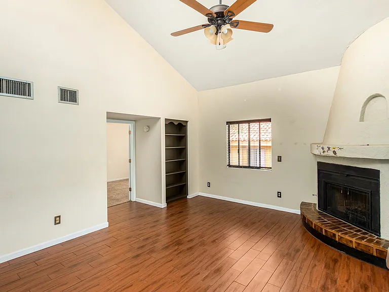 8255 N Oracle Rd #210 — Photo 9