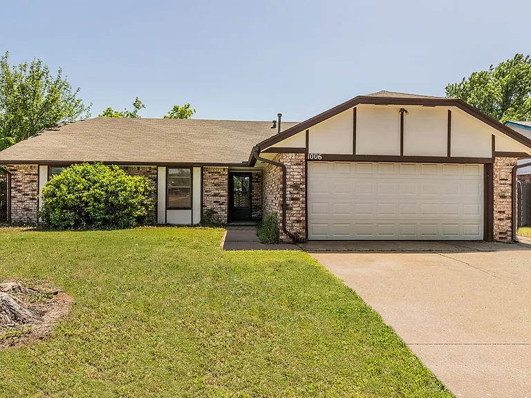 1006 W Neptune Rd — Photo 1