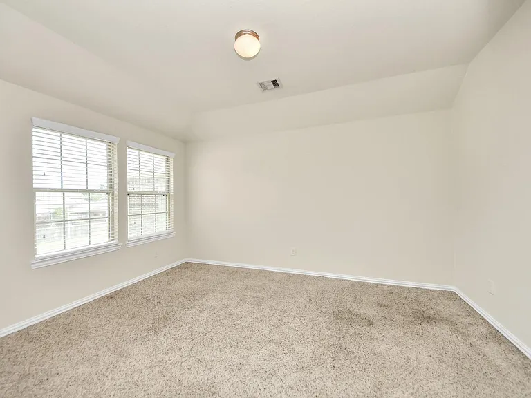 1437 Northwood Springs Dr — Photo 30