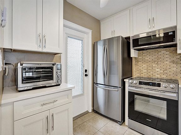 5th image of 3500 NW 48th Ave APT 516