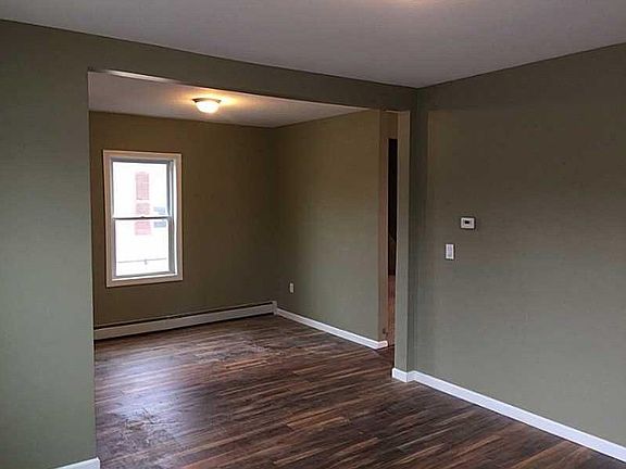 4th image of 90 Garfield Ave