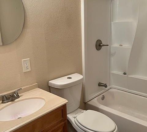4th image of 2818 Ash Park Dr