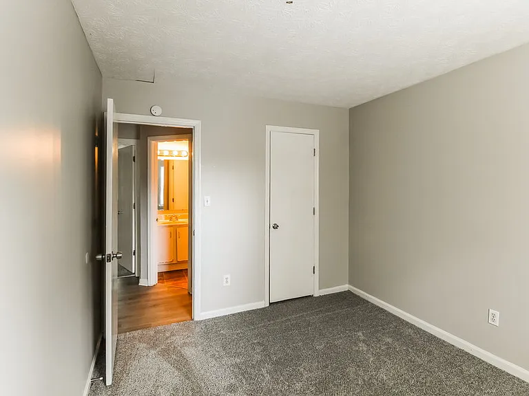 5292 Kinsdale Ln — Photo 16