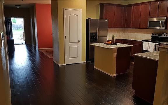 4th image of 4004 Hanna Rose Ln