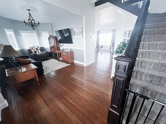 5th image of 140 Connors Way