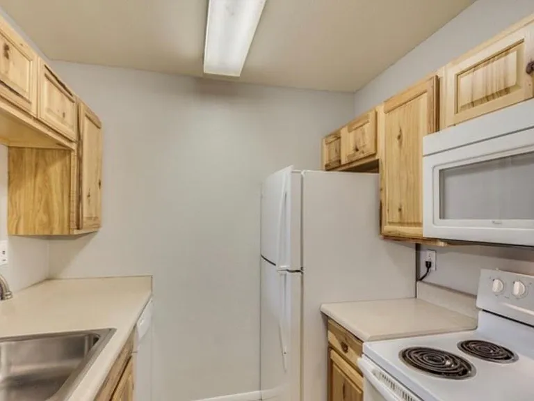 14202 N 19th Ave #1039 — Photo 7