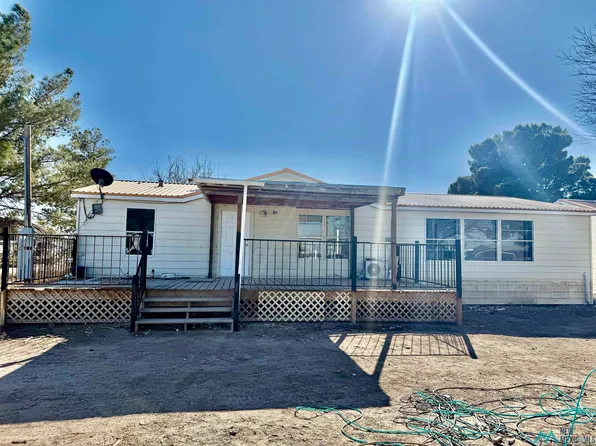 207 Chuckwagon Rd, Carlsbad, NM 88220