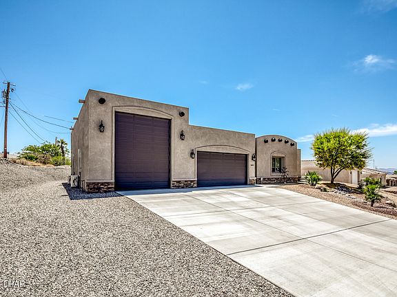 2nd image of 3682 Pelican Dr