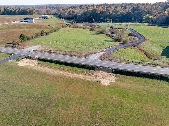 4th image of 555 Buddy Rd