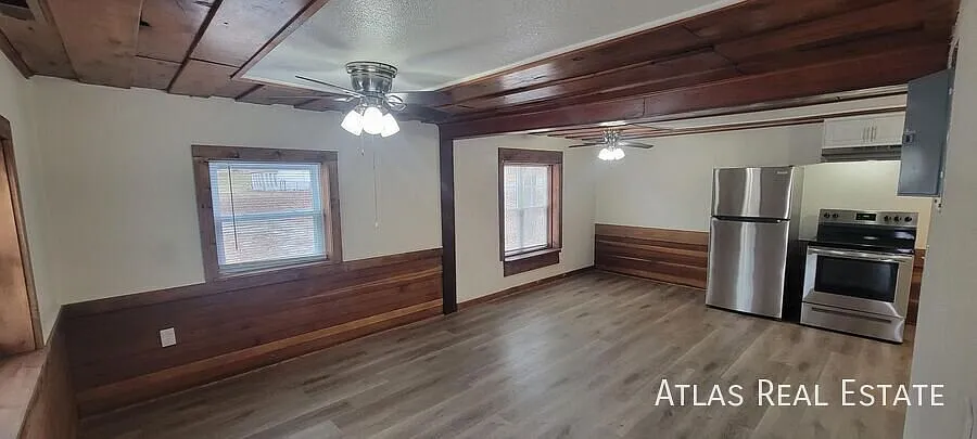Coming Soon: Affordable, cozy, updated Bungalow waiting on you! — Photo 1