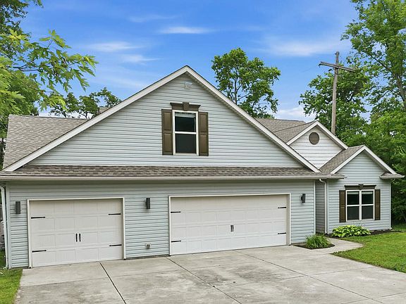 3rd image of 1116 Windsor Dr