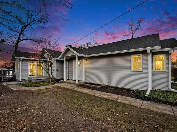 58159 Hill Dr, Lawrence, MI 49064