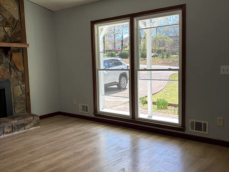 429 Strickland Ct — Photo 16
