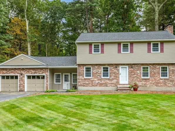 6 Piccadilly Cir, Chelmsford, MA 01824