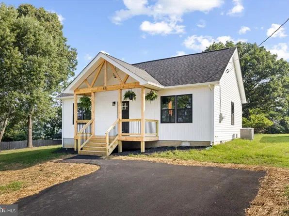 831 W 16th Dr, Front Royal, VA 22630