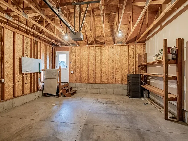 3519 SE Quayside St — Photo 43