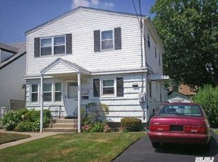 490 Greengrove Ave, Uniondale, NY 11553
