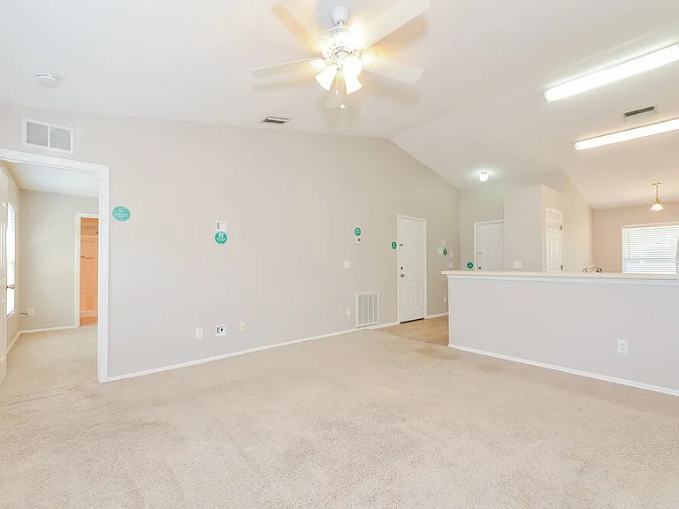 4042 Banbury Cir — Photo 5