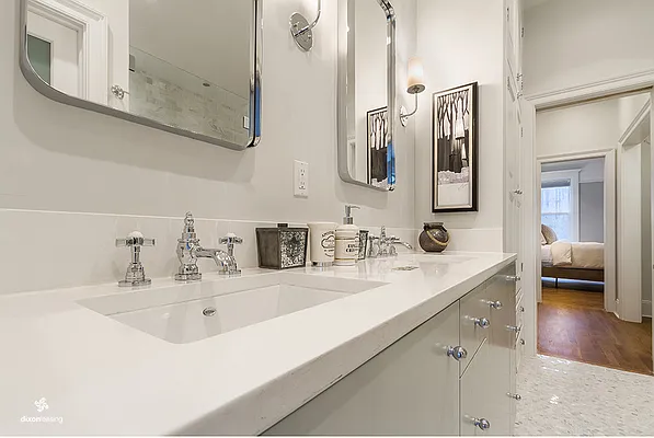 Rented by Dixon Advisory USA Inc. | media 45