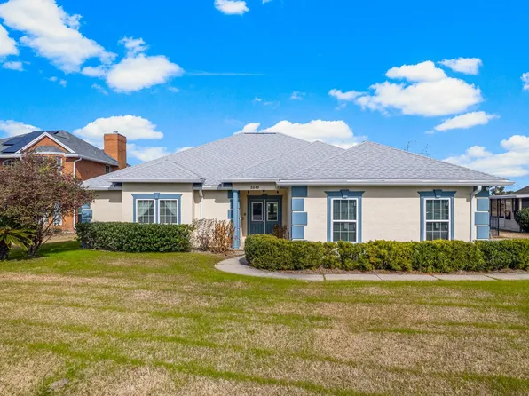 3243 Country Club Dr, Lynn Haven, FL 32444