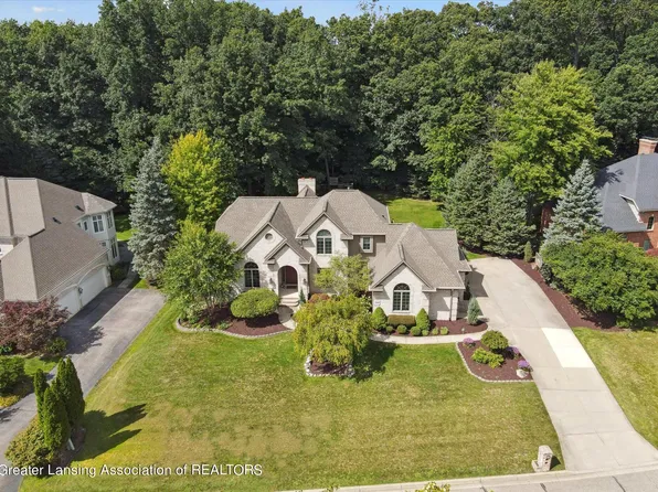 2384 Pine Hollow Dr, East Lansing, MI 48823
