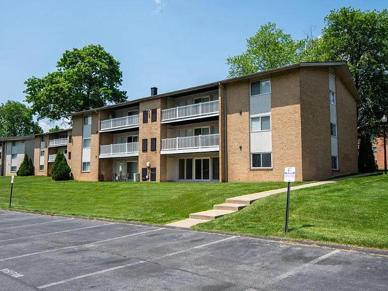 Briarwood Place Apartment Homes — Photo 18