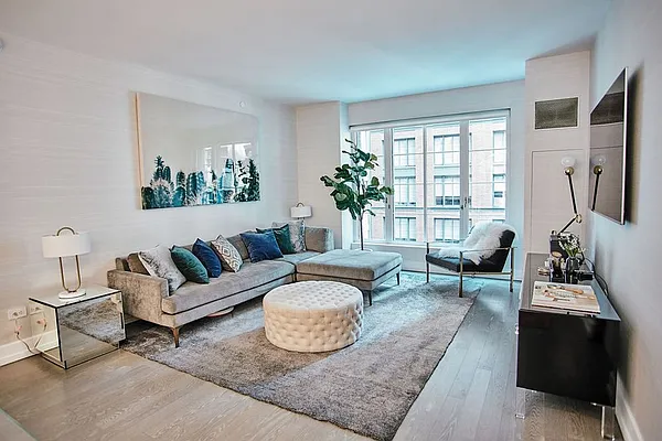 Rented by Dynamik Realty | media 18