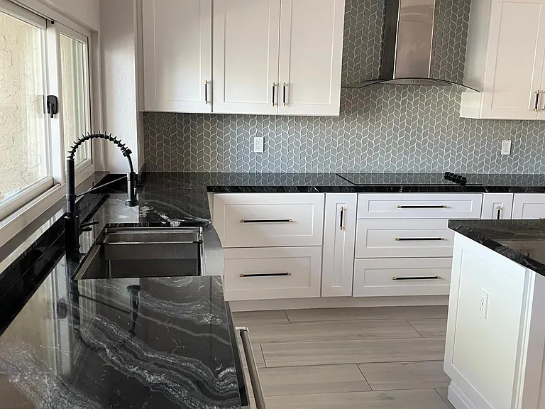1422 E Steamboat Bend Dr — Photo 2