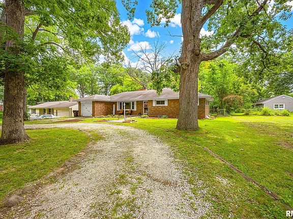 3rd image of 2304 N Lehman Rd