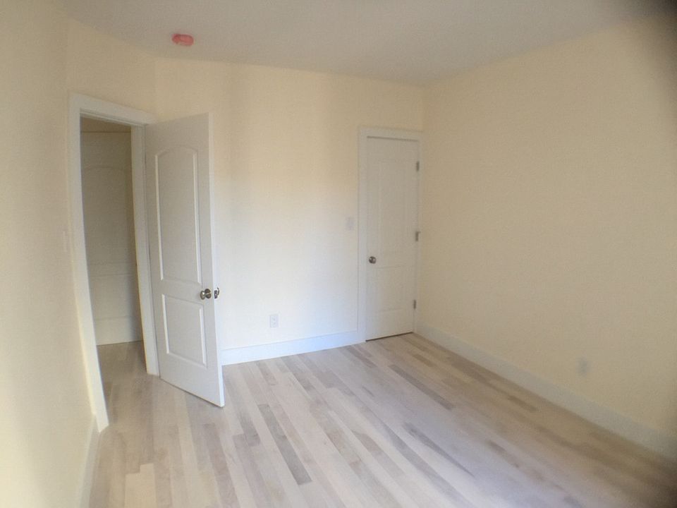 1st image of 921 Washington Ave APT 2F
