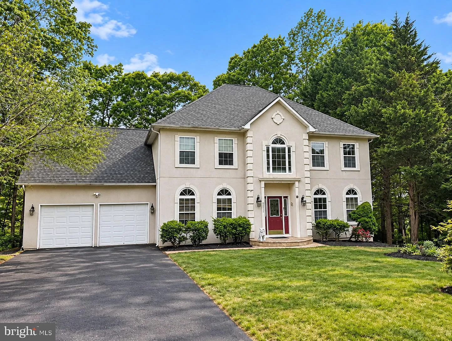 5 bed, 3.5 bath, 4677 sqft, $3,499 — Photo 1
