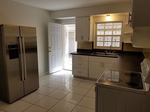 4th image of 601 NW 88th St
