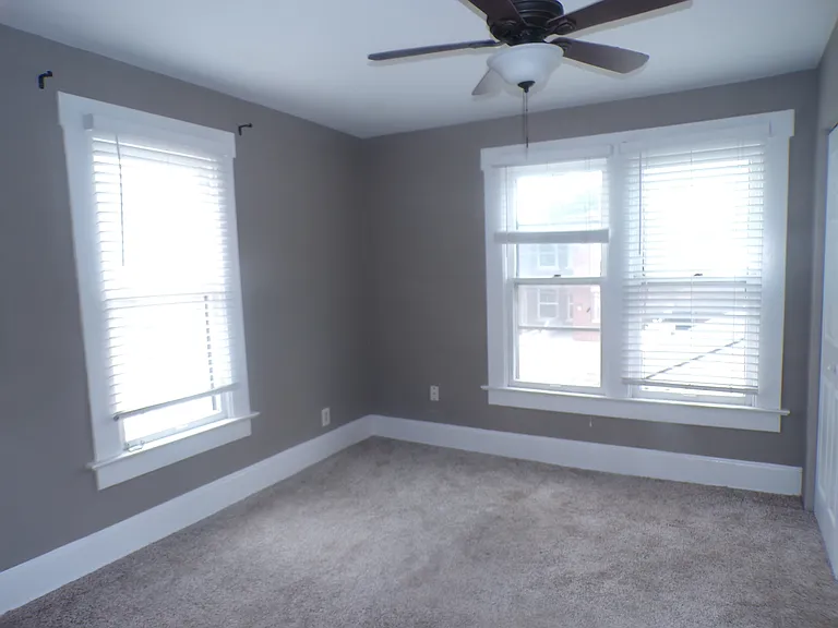 905 Beech St — Photo 9