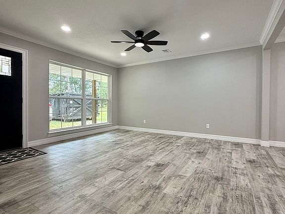 3rd image of 195 Real Rd