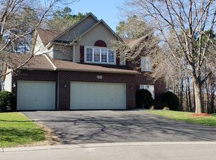 1882 Groveland Way, Shakopee, MN 55379