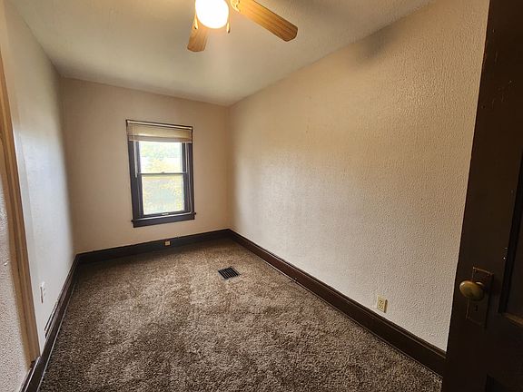 5th image of 3384 Beechwood Ave #3