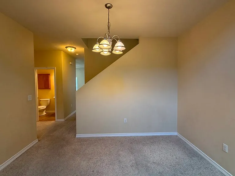 1529 Bentley Cir — Photo 10