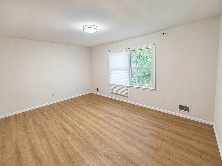 10 Cambridge Dr — Photo 7