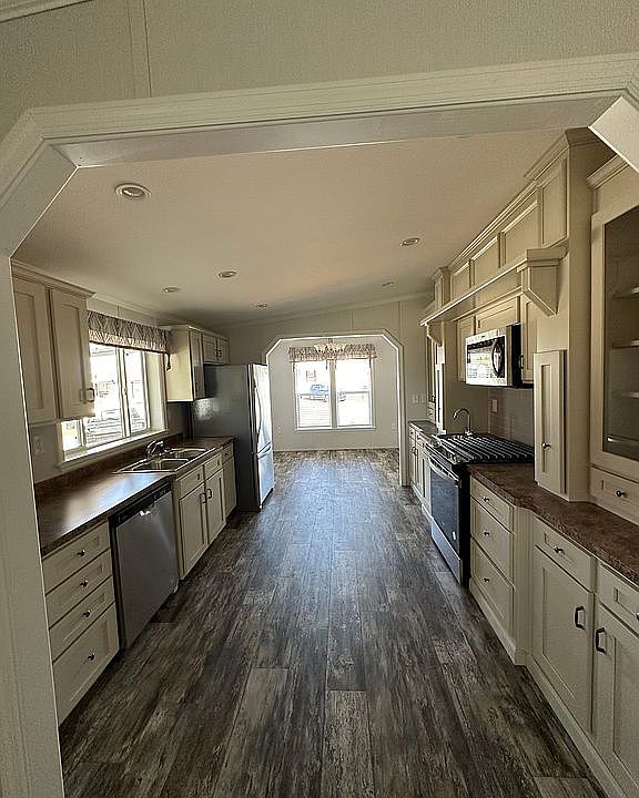 Hearth kitchen, morning room