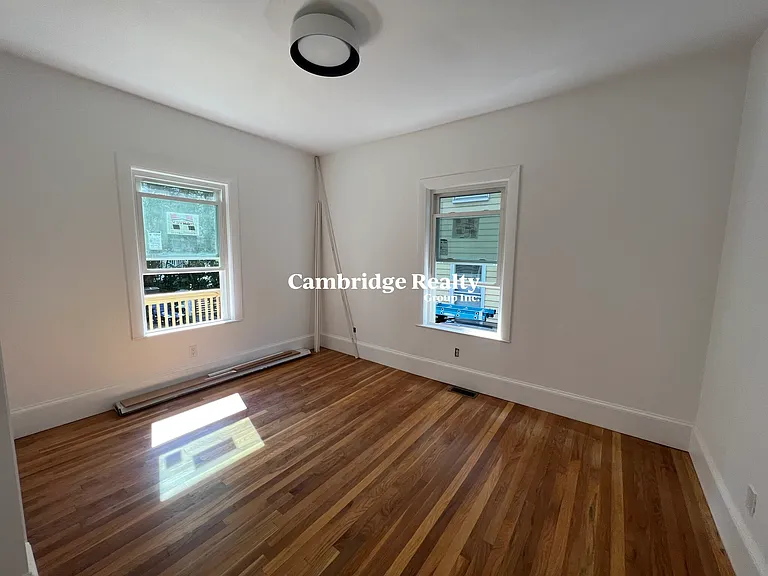 55 Lowell St #1T — Photo 8