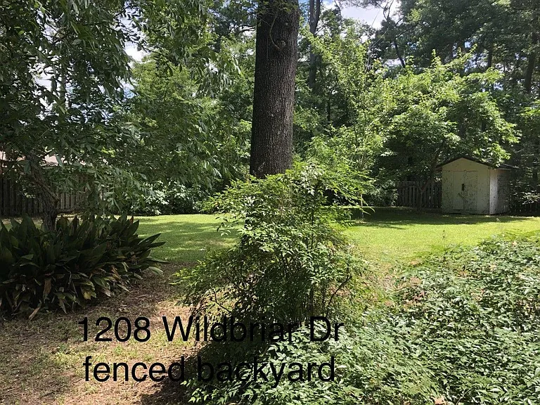 1208 Wildbriar Dr — Photo 9