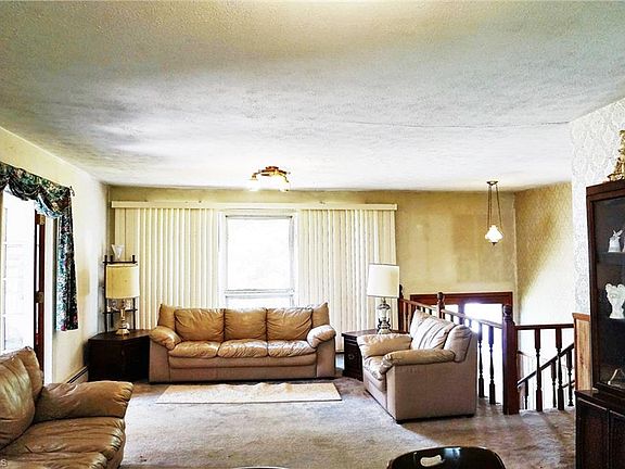 5th image of 129 Hillside Dr
